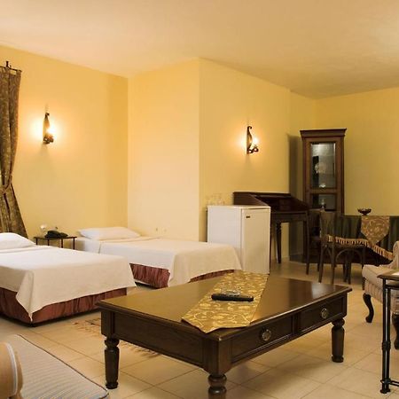 Ayvalik Beach Hotel Room photo